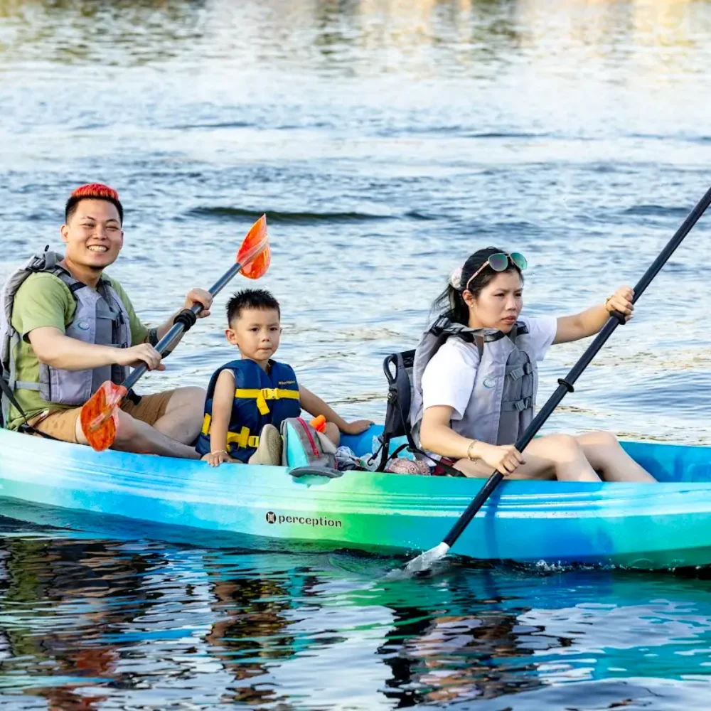 Family_Boat_Rental_Regatta_Point_Worcester